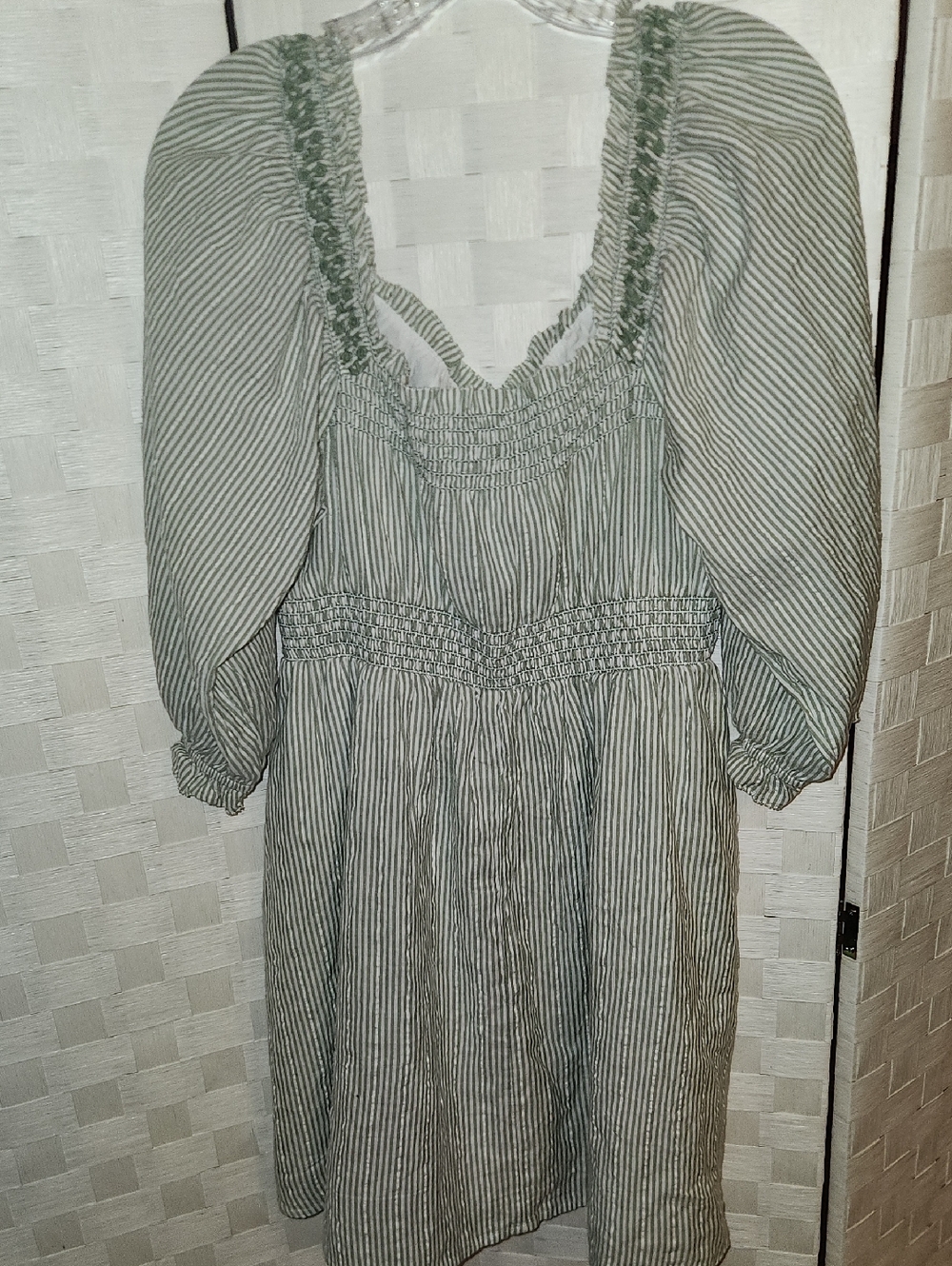 American Eagle Green and white striped Puff Sleeve, Lined Dress Size L - Picture 5 of 7